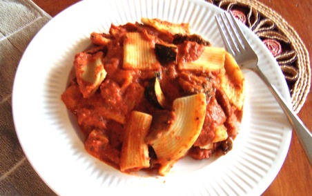 Vegan Pasta
with Cheezy Tomato Sauce