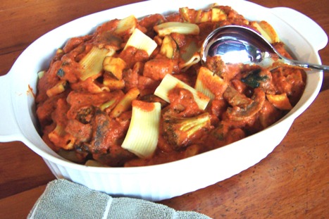 Vegan Pasta with Cheezy Tomato Sauce